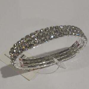 Elegant Silver tone Sparkling Crystal Stretchy Bracelet, Women's Fashion Jewelry